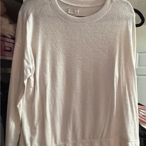 LUCKY White Long Sleeve Sweater